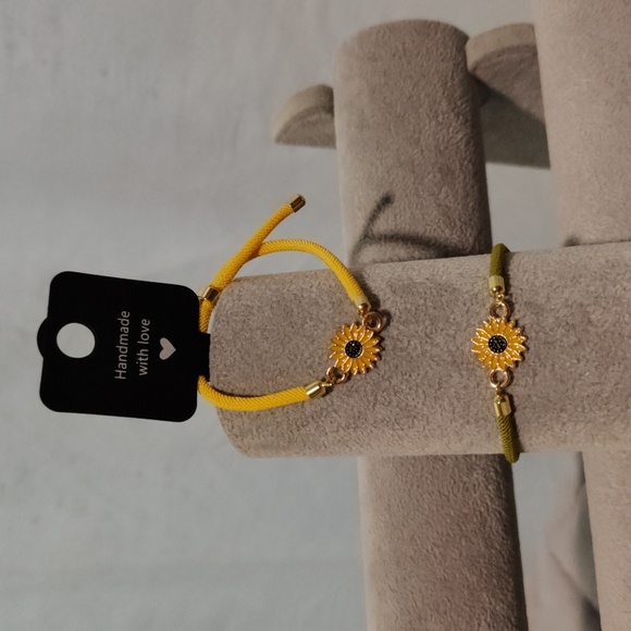 NWT Sunflower Bracelets Set of 2 Green and Yellow - Picture 6 of 6